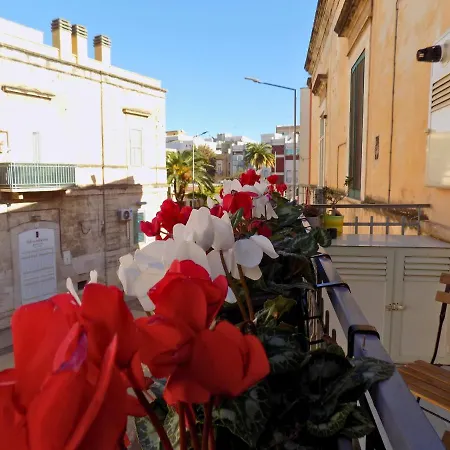 La Dimora Del Viaggiatore, Casa In Citta Bisceglie Exterior foto